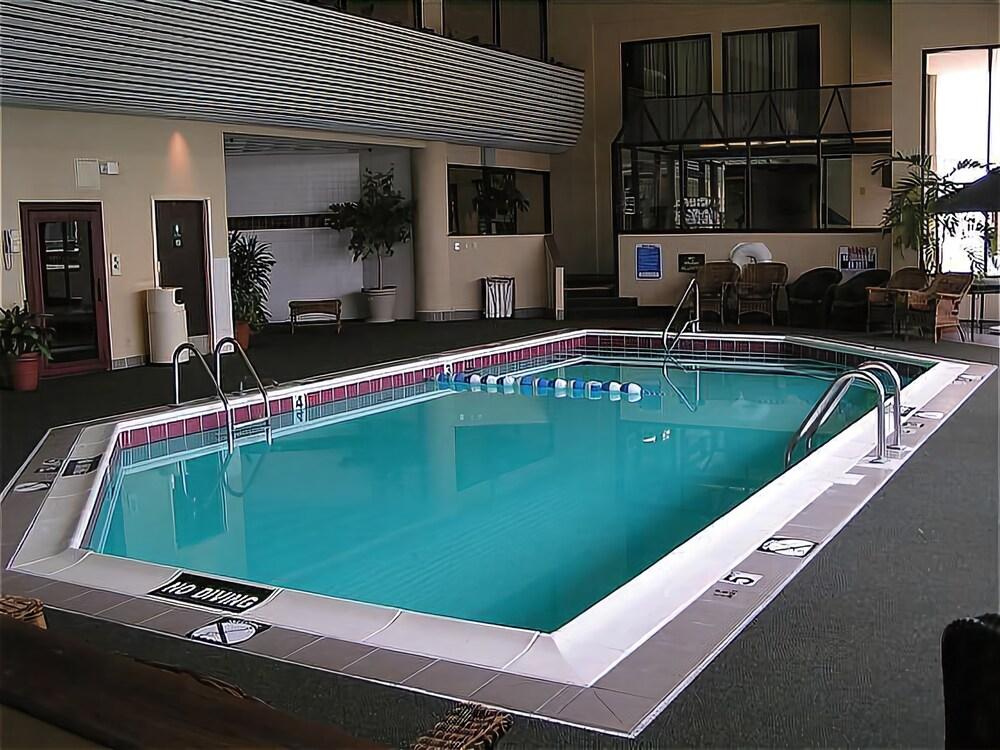 Crowne Plaza Hotel Hickory By Ihg Esterno foto