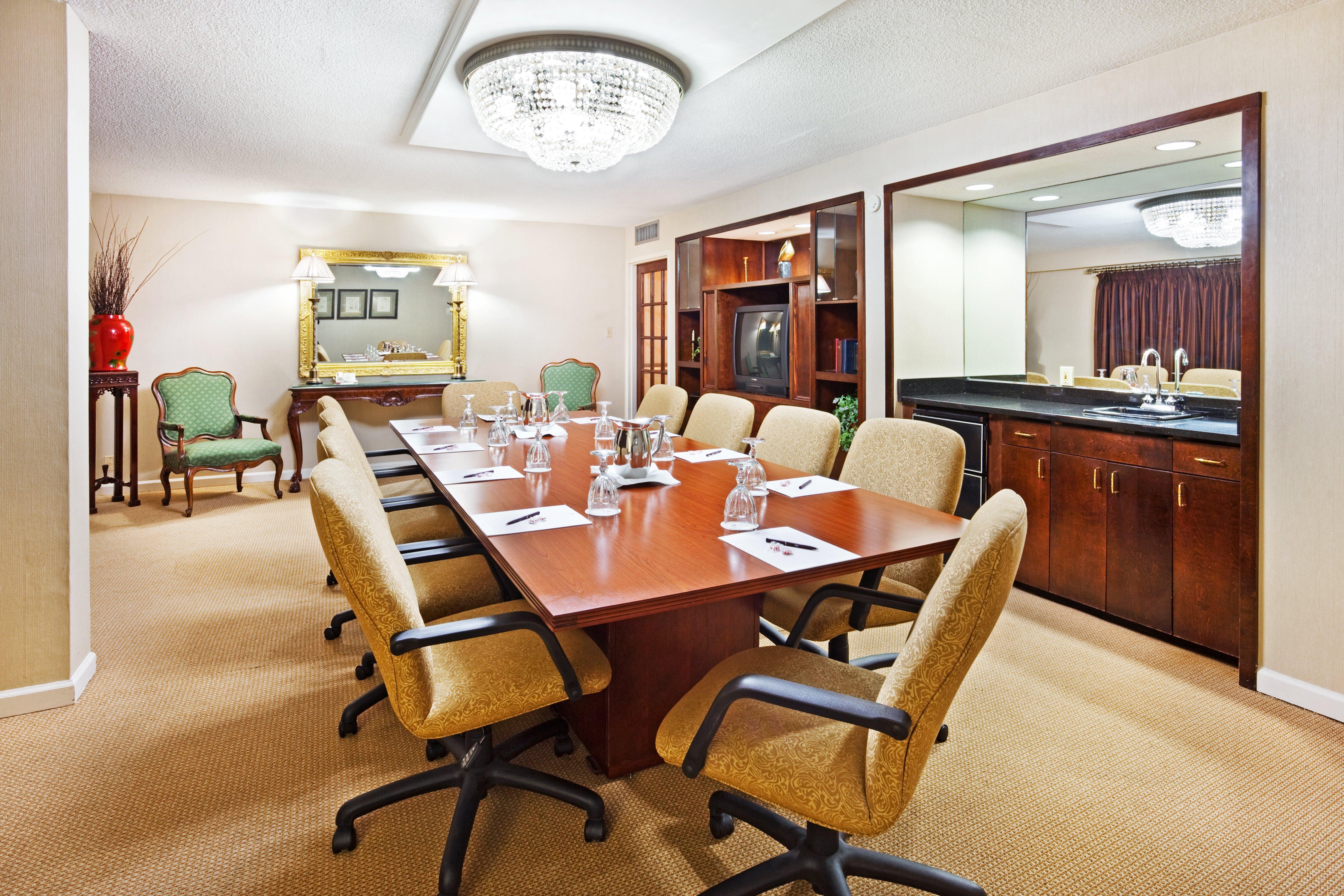 Crowne Plaza Hotel Hickory By Ihg Esterno foto